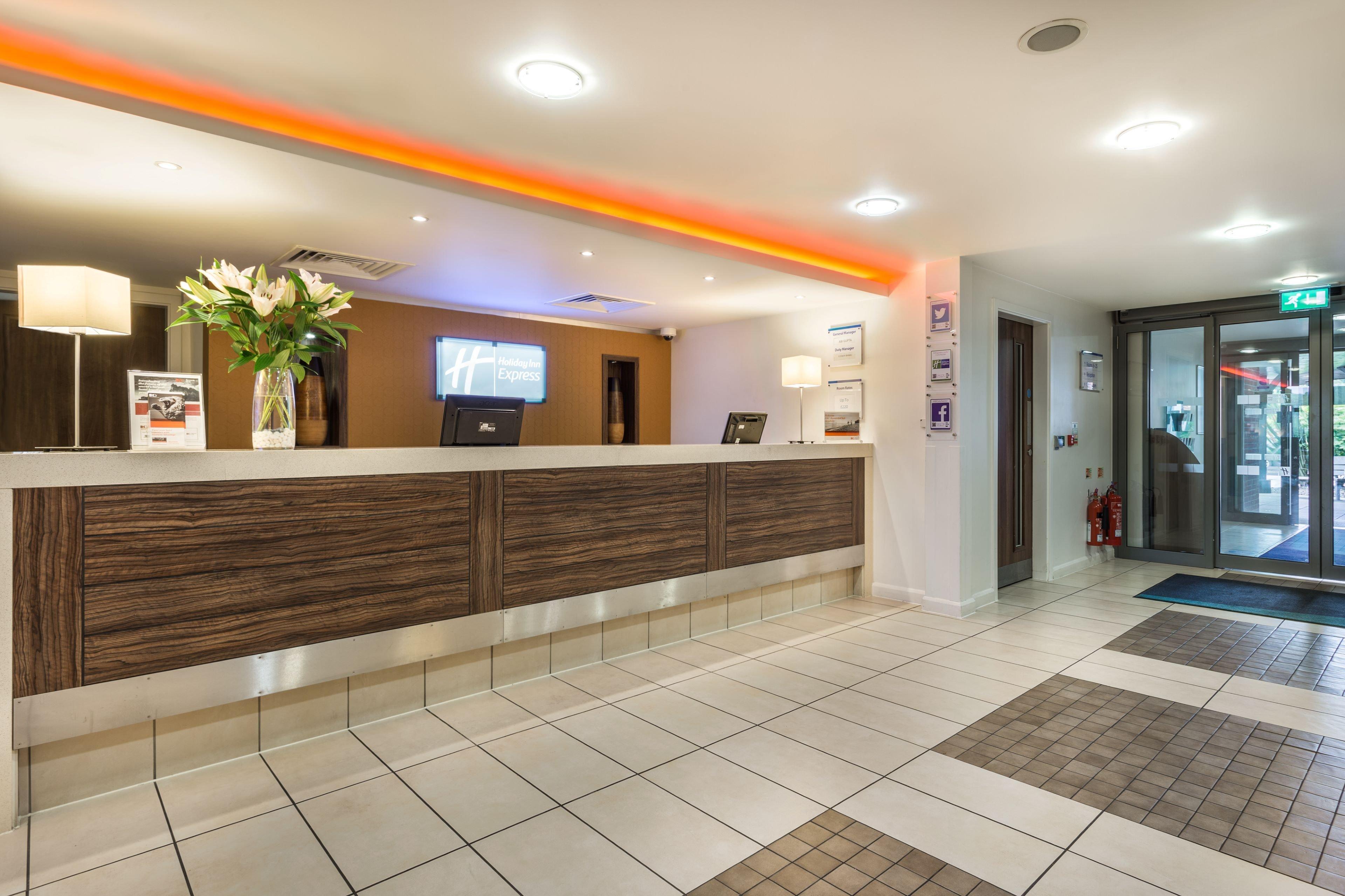 Holiday Inn Express Colchester, An Ihg Hotel מראה חיצוני תמונה