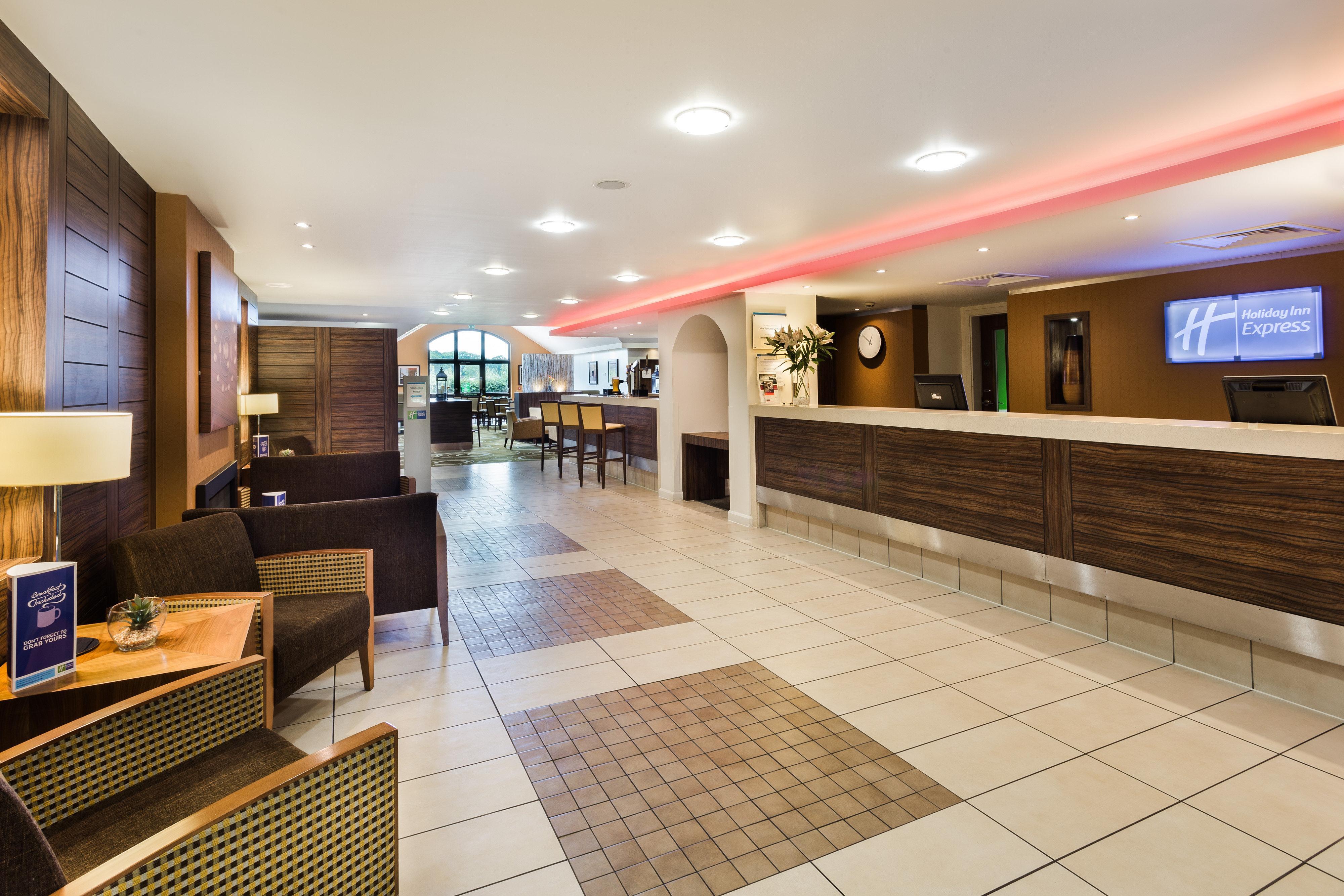 Holiday Inn Express Colchester, An Ihg Hotel מראה חיצוני תמונה