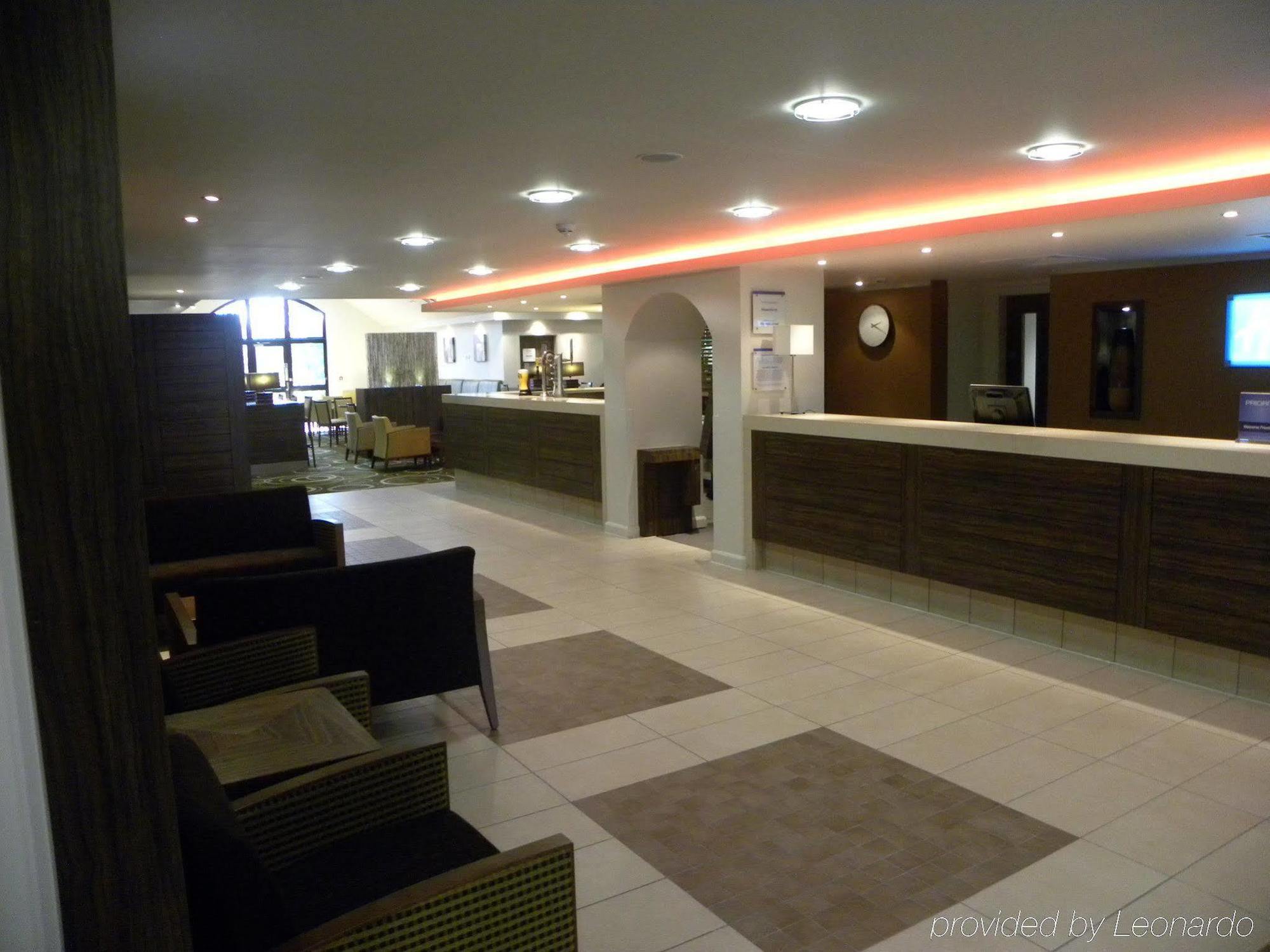 Holiday Inn Express Colchester, An Ihg Hotel מראה פנימי תמונה