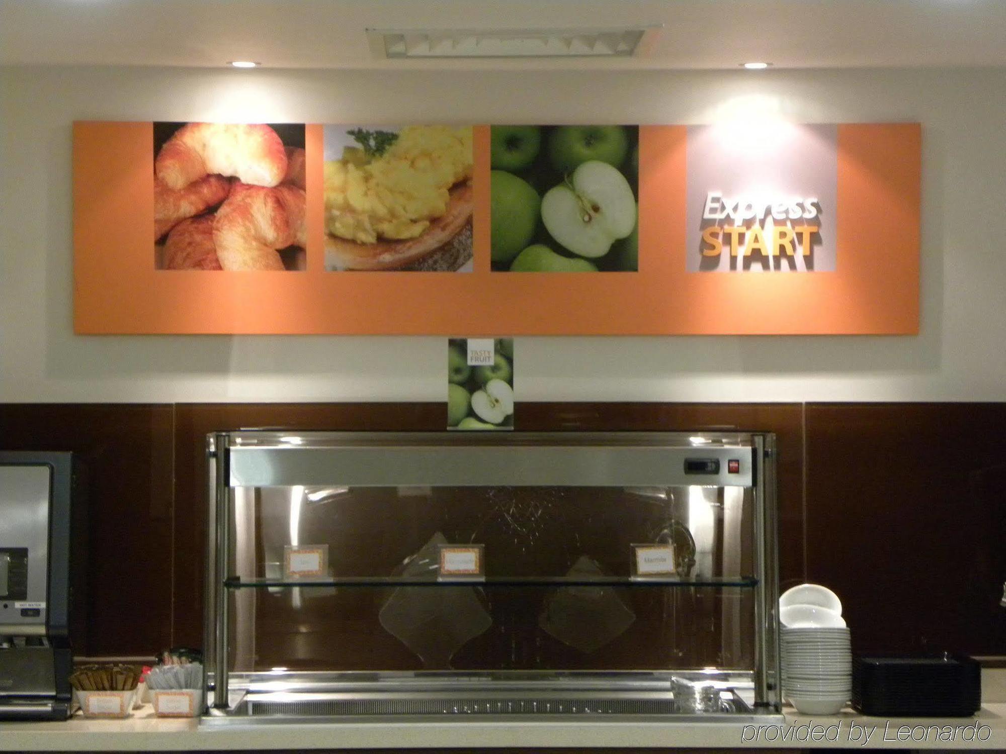 Holiday Inn Express Colchester, An Ihg Hotel מראה חיצוני תמונה